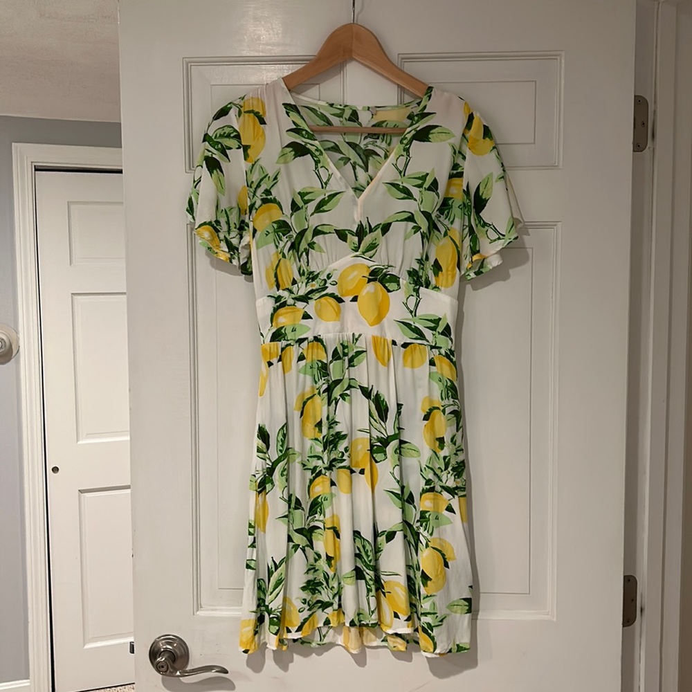 Loft dress size 2 with pockets and tag removed.
